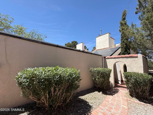 136 Feather Moon Drive, Santa Teresa, NM 88008