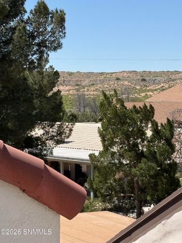 136 Feather Moon Drive, Santa Teresa, NM 88008