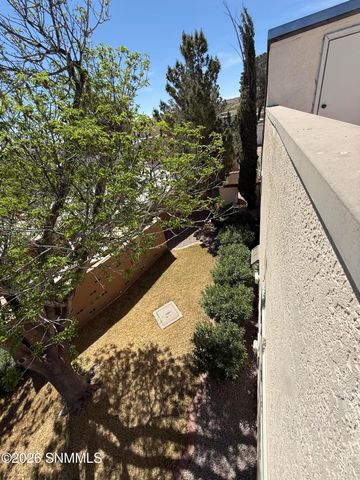 136 Feather Moon Drive, Santa Teresa, NM 88008