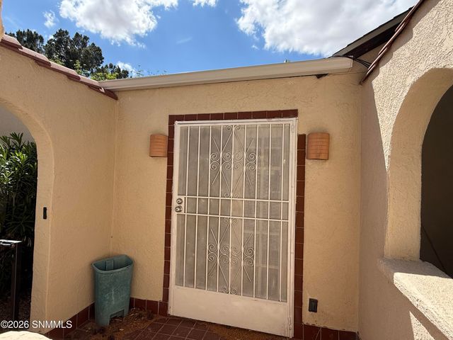 136 Feather Moon Drive, Santa Teresa, NM 88008
