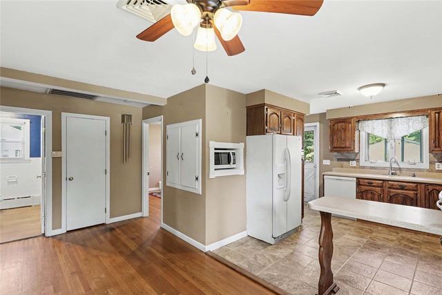 47 Restful Valley Road, Tiverton, RI 02878