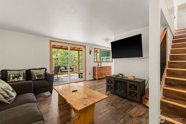 695 Sand Creek Road, Cashmere, WA 98815