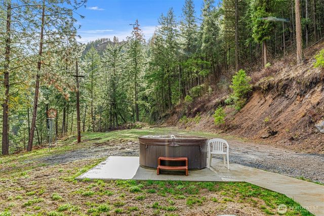 695 Sand Creek Road, Cashmere, WA 98815
