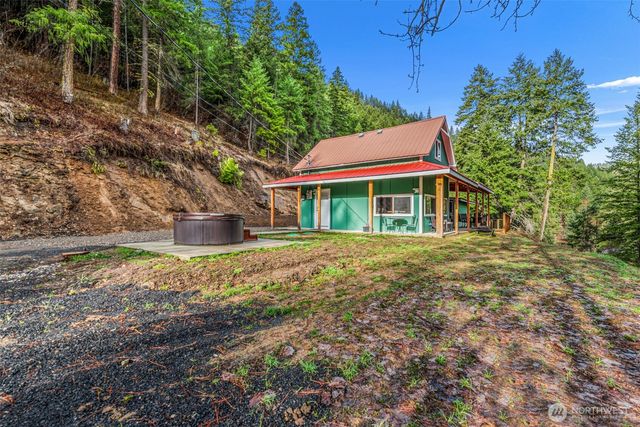 695 Sand Creek Road, Cashmere, WA 98815
