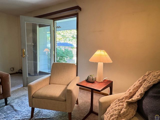 1702 Trowman Way, Emporia, KS 66801