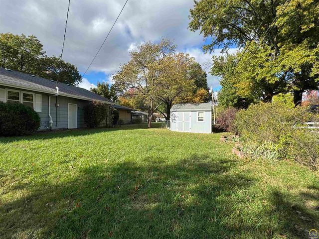 1702 Trowman Way, Emporia, KS 66801