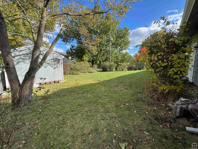 1702 Trowman Way, Emporia, KS 66801