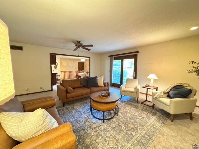 1702 Trowman Way, Emporia, KS 66801