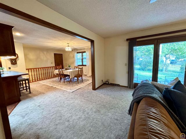 1702 Trowman Way, Emporia, KS 66801