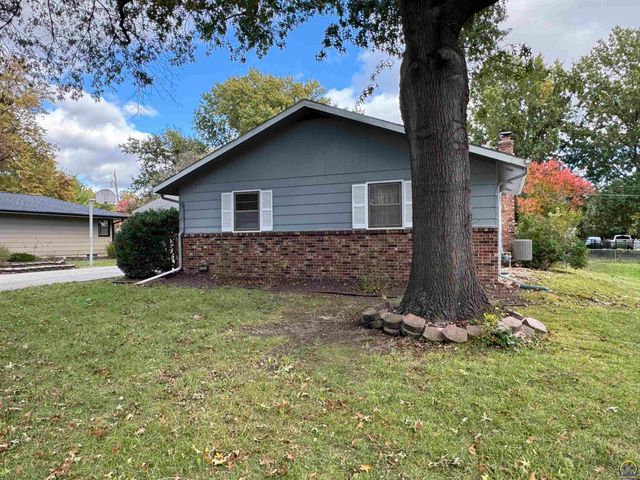 1702 Trowman Way, Emporia, KS 66801