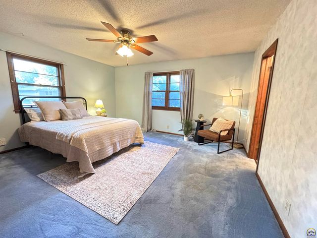 1702 Trowman Way, Emporia, KS 66801