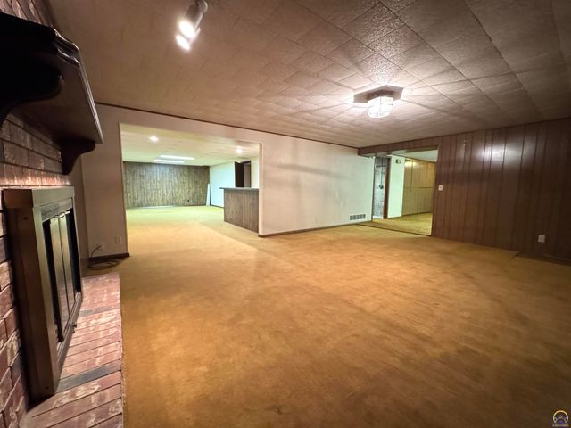 1702 Trowman Way, Emporia, KS 66801