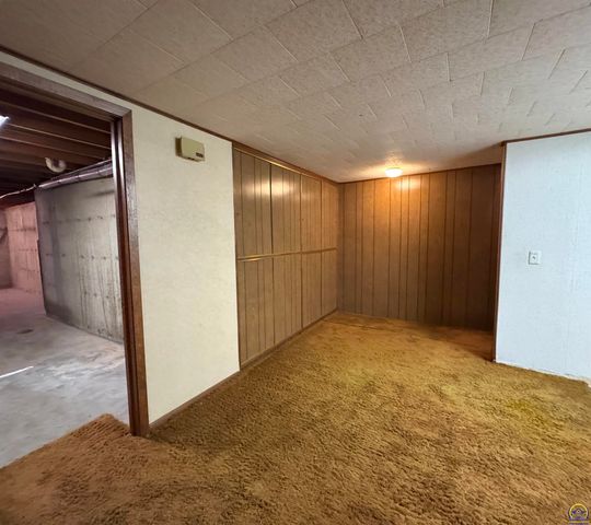 1702 Trowman Way, Emporia, KS 66801