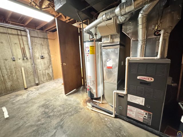 1702 Trowman Way, Emporia, KS 66801