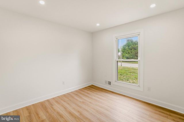 279 WINTERGREEN LANE, Carneys Point, NJ 08069