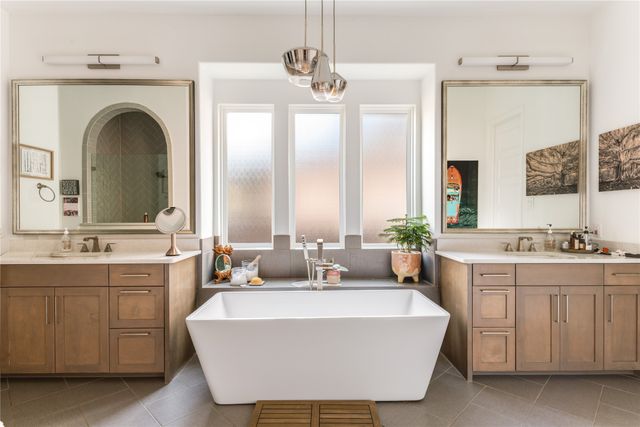 984 Thoroughbred Avenue, Frisco, TX 75036