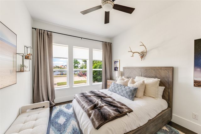 984 Thoroughbred Avenue, Frisco, TX 75036