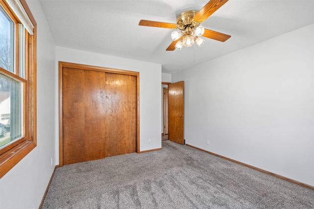 700 W 4th Street, Pella, IA 50219