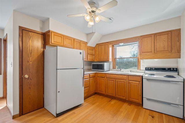 700 W 4th Street, Pella, IA 50219