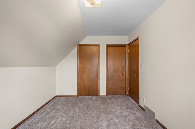 700 W 4th Street, Pella, IA 50219