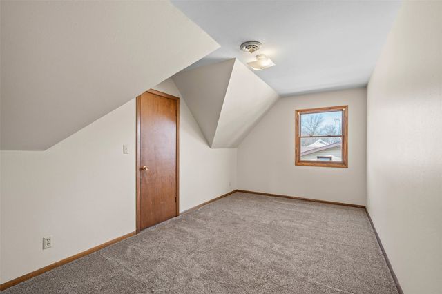 700 W 4th Street, Pella, IA 50219