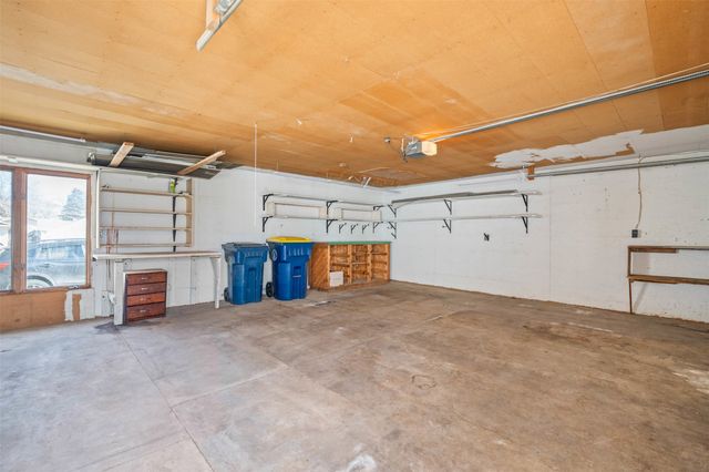 700 W 4th Street, Pella, IA 50219