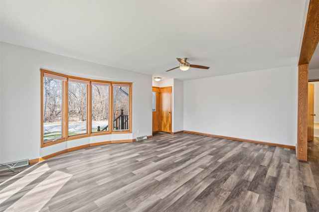 700 W 4th Street, Pella, IA 50219