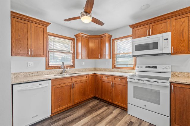 700 W 4th Street, Pella, IA 50219