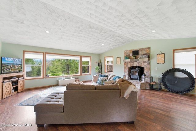 5348 S Stach Rd, Coeur D'alene, ID 83814