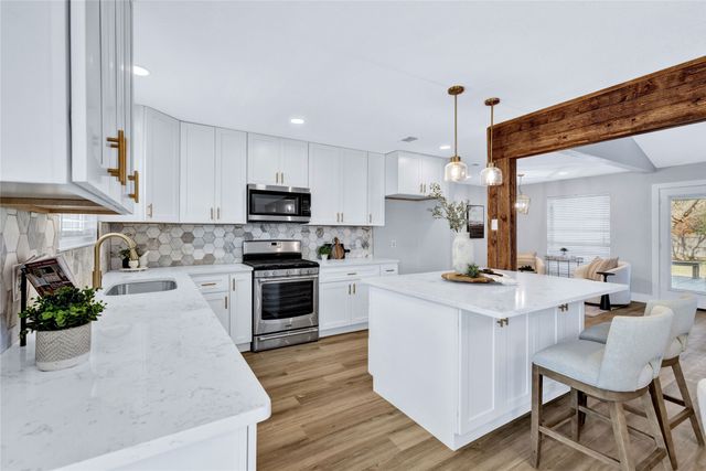 1524 Overlook Drive, Grapevine, TX 76051