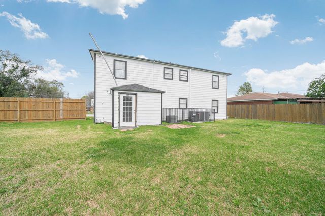 904 Beverly Avenue C, Pasadena, TX 77506