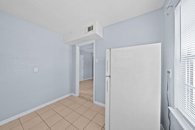 904 Beverly Avenue C, Pasadena, TX 77506