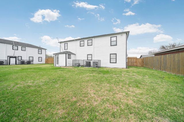 904 Beverly Avenue C, Pasadena, TX 77506