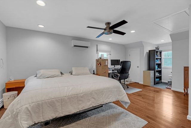 41 Church St, Uxbridge, MA 01569