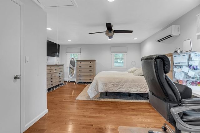 41 Church St, Uxbridge, MA 01569