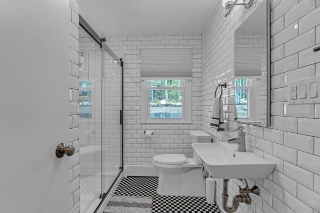 41 Church St, Uxbridge, MA 01569