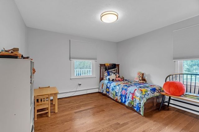 41 Church St, Uxbridge, MA 01569