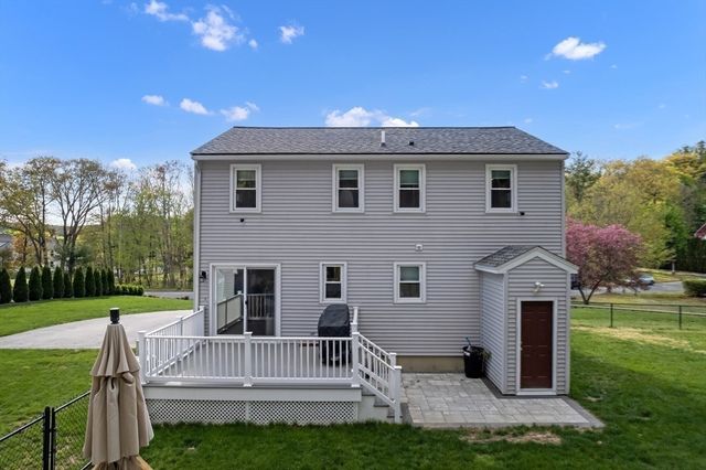 41 Church St, Uxbridge, MA 01569