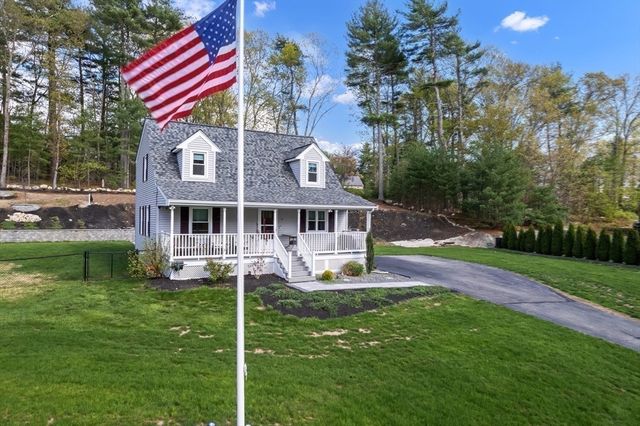 41 Church St, Uxbridge, MA 01569