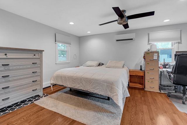41 Church St, Uxbridge, MA 01569
