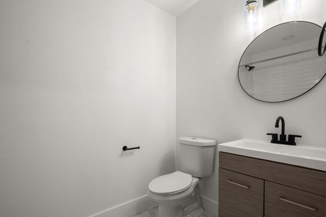 909 Reinli ST 103, Austin, TX 78751