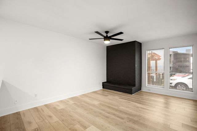 909 Reinli ST 103, Austin, TX 78751