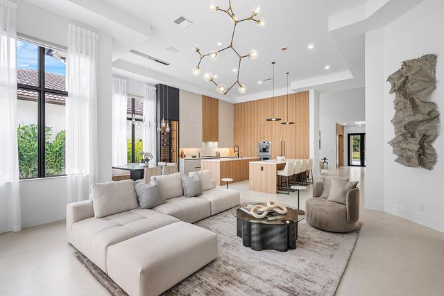 17760 Villa Club Way, Boca Raton, FL 33496