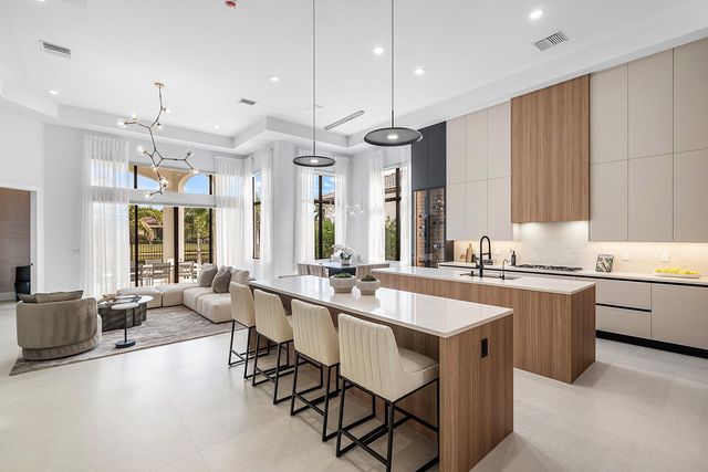 17760 Villa Club Way, Boca Raton, FL 33496