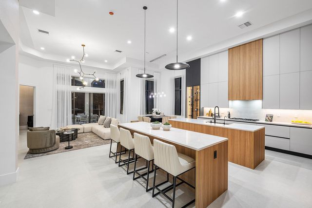 17760 Villa Club Way, Boca Raton, FL 33496