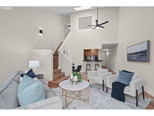 277 N HAYDEN BAY Dr, Portland, OR 97217