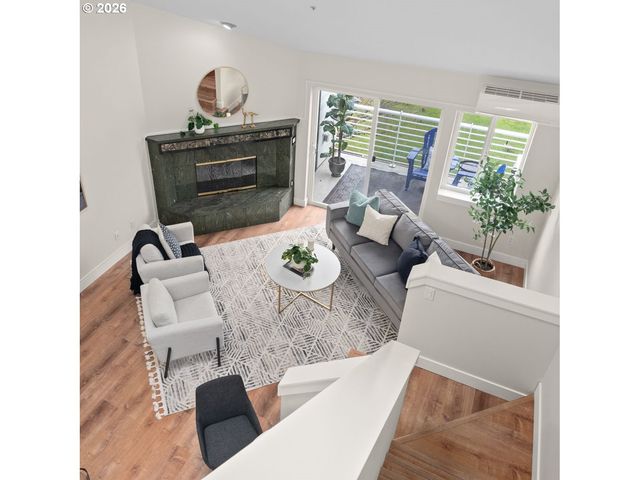 277 N HAYDEN BAY Dr, Portland, OR 97217