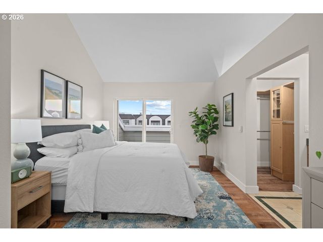 277 N HAYDEN BAY Dr, Portland, OR 97217