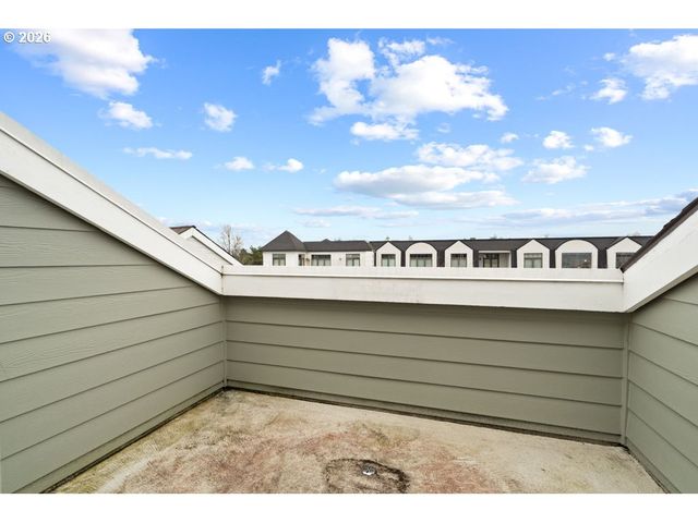 277 N HAYDEN BAY Dr, Portland, OR 97217