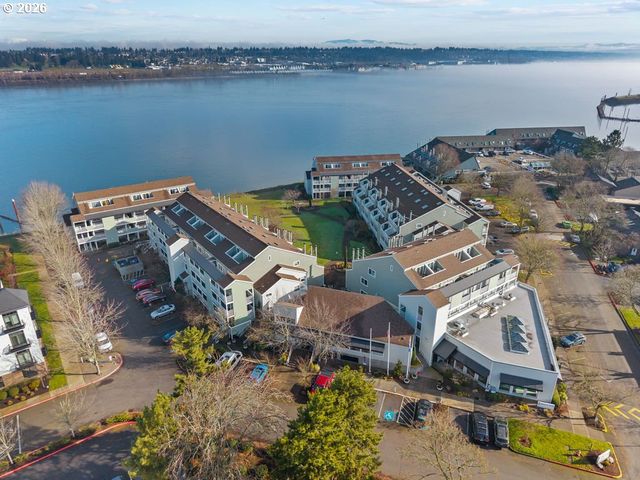 277 N HAYDEN BAY Dr, Portland, OR 97217